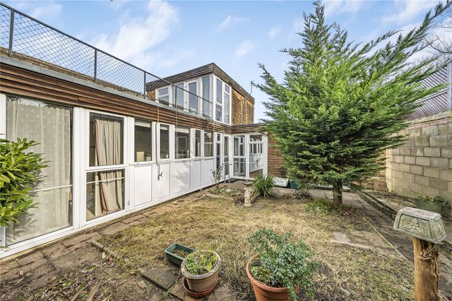 8, Fairacre, New Malden photo 2