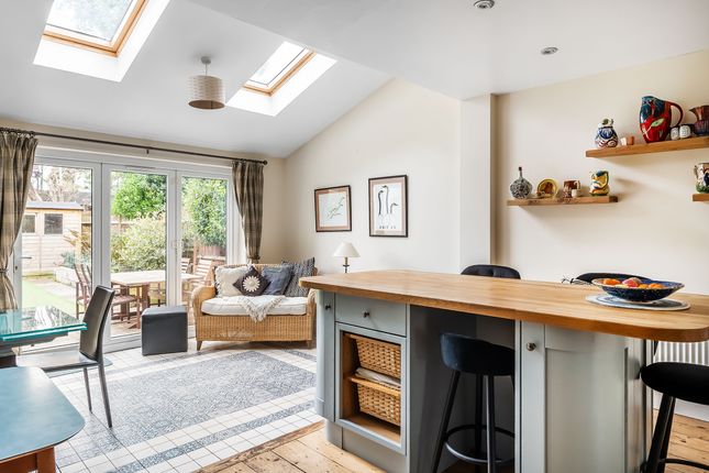 28 Pope Road, Bromley photo 3