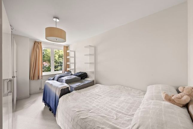 Flat 6,, Chestlands Court, 18 Hercies Road, Uxbridge photo 4