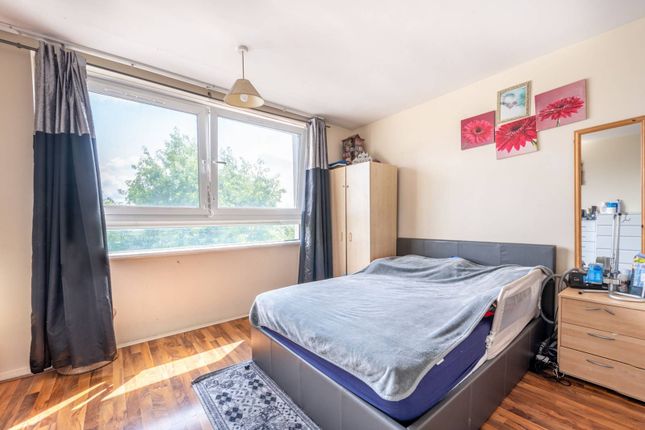Flat for sale in Queensdale Crescent, Holland Park, London