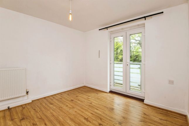 Flat for sale in Heraldry Walk, Exeter