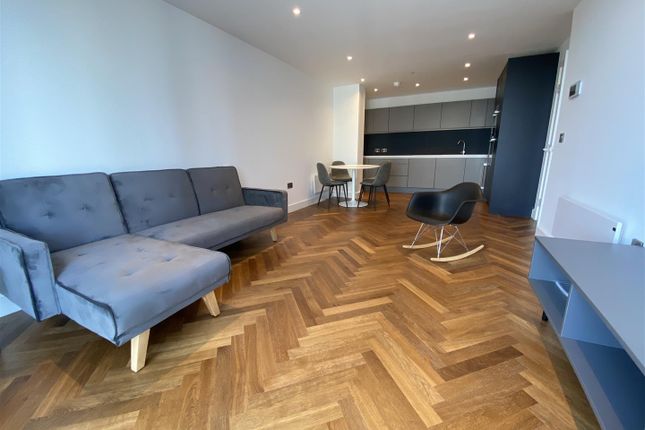 Apartment 2307, Deansgate Square, Manchester photo 4