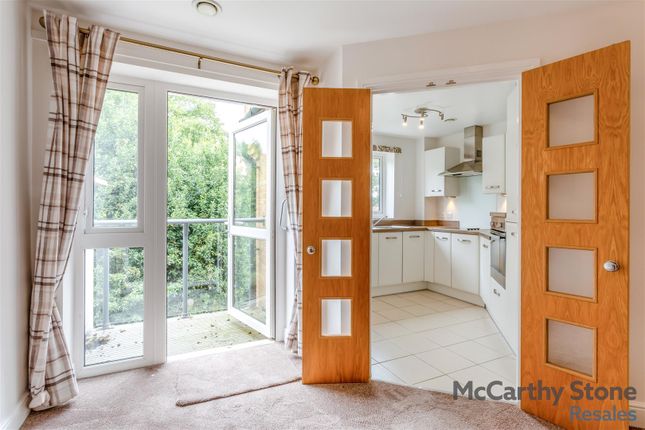 1-bed flat on 53 Wardington Court, Welford Road, Northampton, £90,000