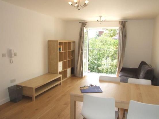 Academy Place, Academy Place, Isleworth photo 5