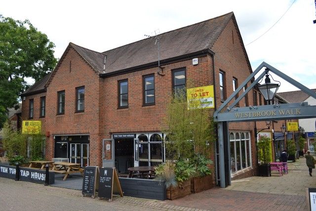 Thumbnail Office to let in Market Square, Alton