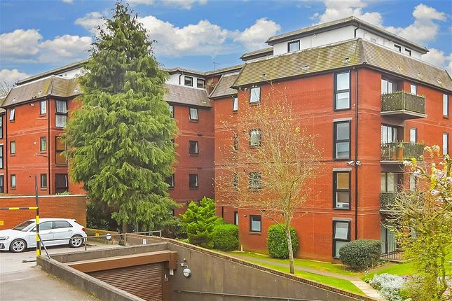 Flat for sale in Savill Row, Woodford Green, Essex