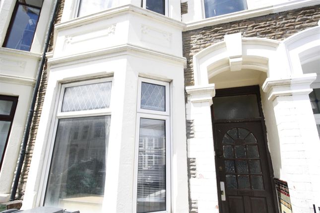 Thumbnail Property to rent in Dogfield Street, Cathays, Cardiff
