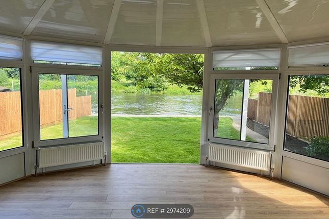 The Old Boat House, Parke Road, Sunbury-On-Thames photo 4