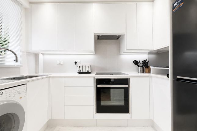 7, Clipstone Road, Hounslow photo 3