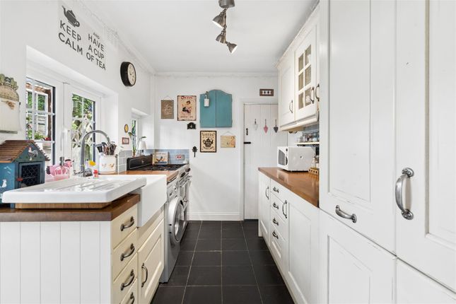 4, Mayston Cottages, Chorleywood photo 2