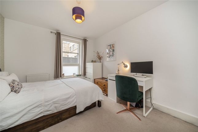 Flat for sale in Carpenters Place, London