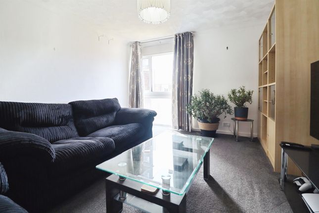Flat 5, Harrow Court, Colin Way, CARDIFF photo 4