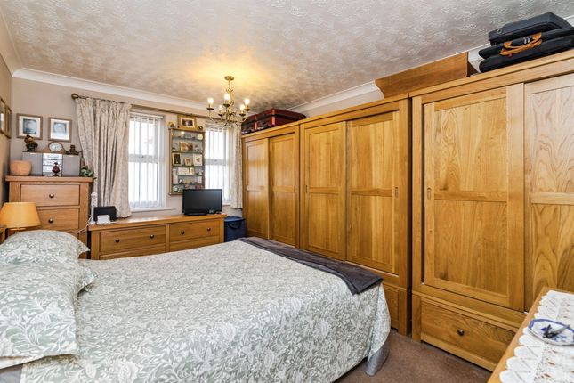 Adrian Court, LOWESTOFT photo 4