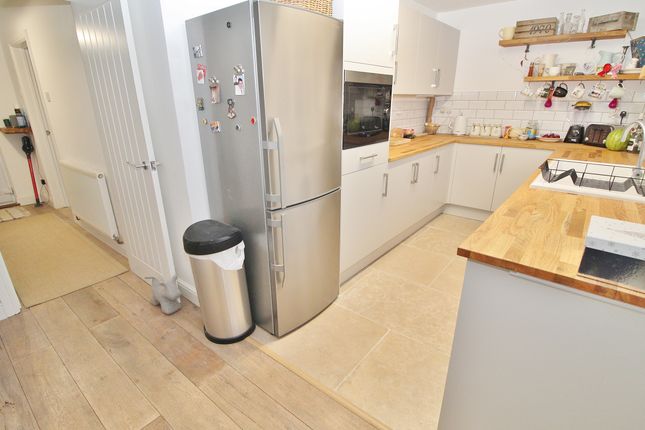 51, Horsebridge Road, Havant photo 3