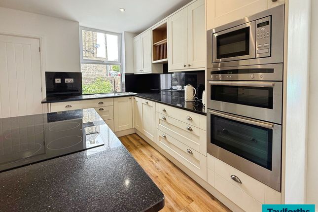 2 Riverside Terrace, Barnoldswick photo 4