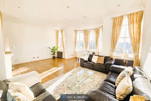 Flat, Devonshire House Brandesbury Square, Woodford Green photo 2