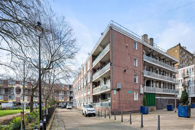 Flat for sale in Compton Close, London
