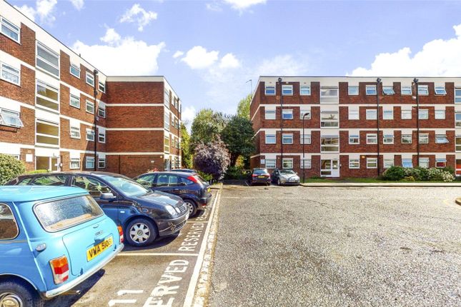 Thumbnail Flat for sale in Oaktree Close, Ealing, London