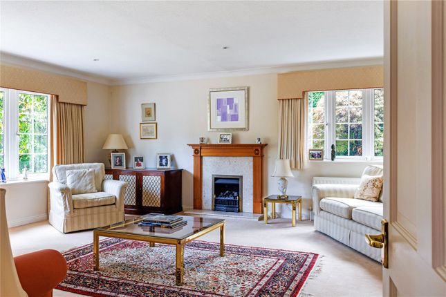 4, Priory Close, Ascot photo 4