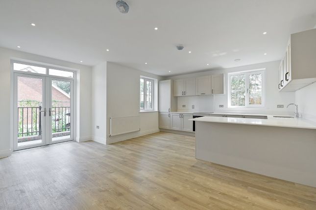 Flat 3, Platinum Court, 177, New Road, Berkshire photo 2
