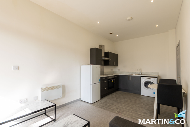 5, Oak Court, Brierley Hill photo 4