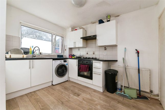 17, Vine Close, Devon photo 2