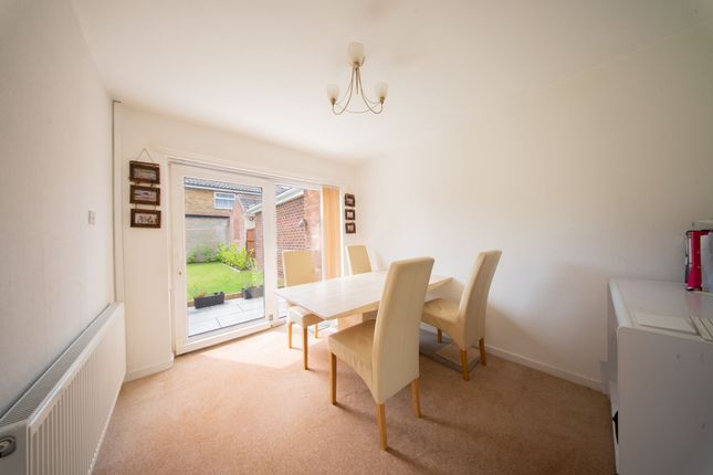 5 Tintern Drive, Altrincham photo 4