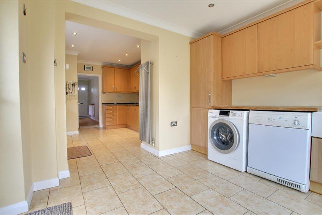 6, Claytons Way, Huntingdon photo 4
