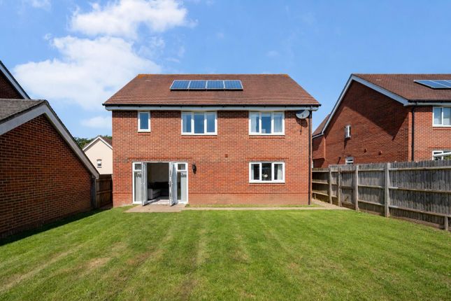 11, Henwood Grove, Clanfield photo 2