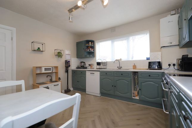 31, Brownshore Lane, Wolverhampton photo 4