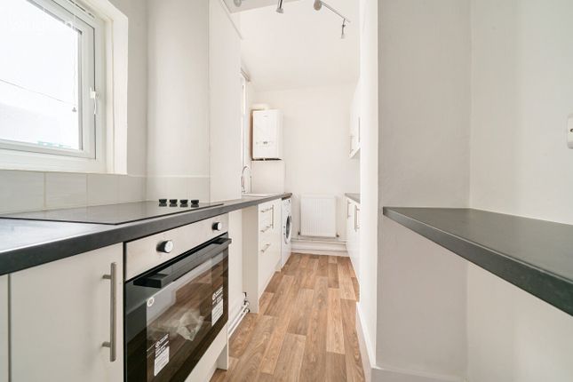 Flat to rent in Palmeira Square, Hove, East Sussex