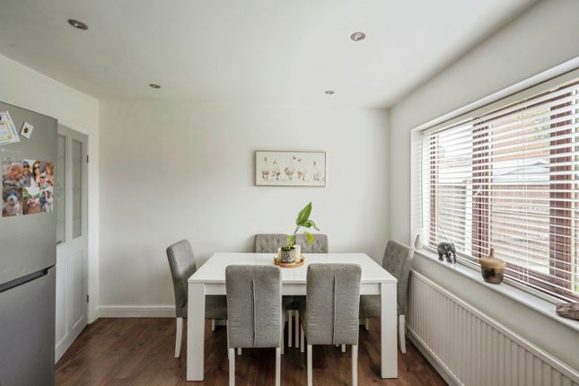 2, Hallview Road, Doncaster photo 3