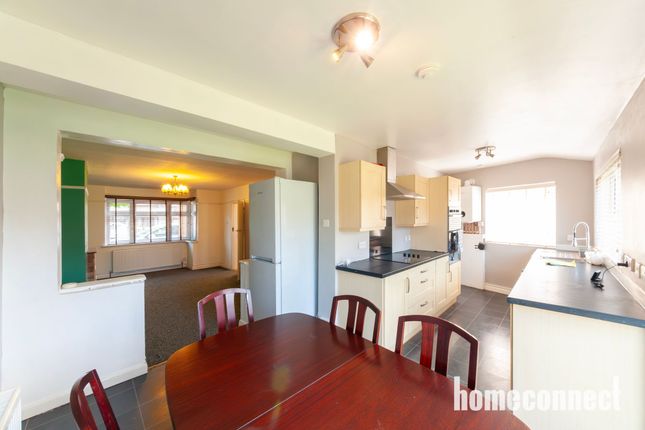 48 Elms Farm Road, Hornchurch photo 5