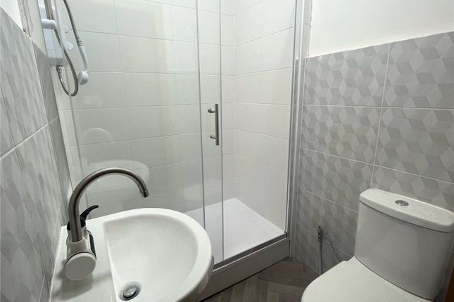 Ashworth House Room 3, 2, Ashworth Road, West Yorkshire photo 5
