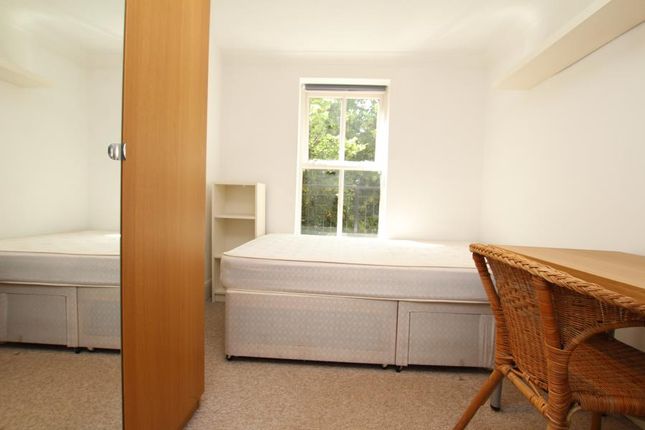 6, Wren Close, Bristol photo 3