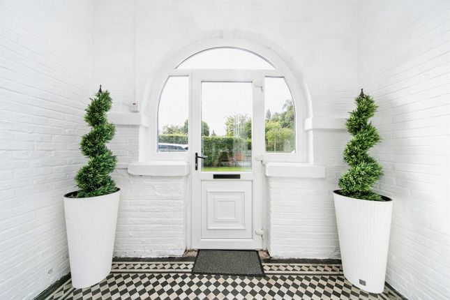 13, Beryl Road, Prenton photo 4