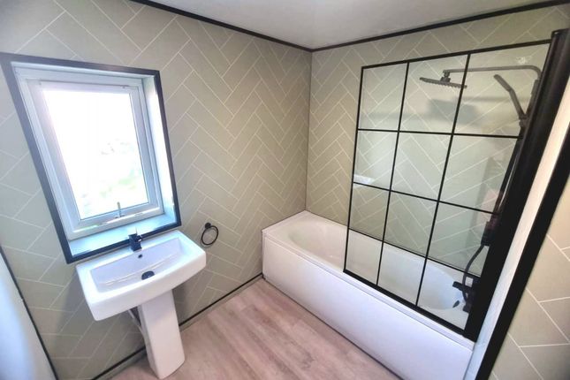38 Hardwick Road, Partington, Manchester photo 3