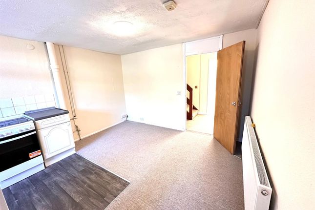 38, Heritage Close, Uxbridge photo 3
