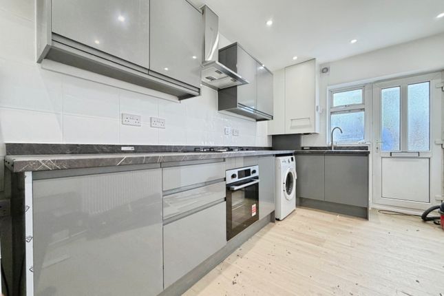 2-bed house on Flat, 430A, Staines Road, Feltham, £1,600/mo