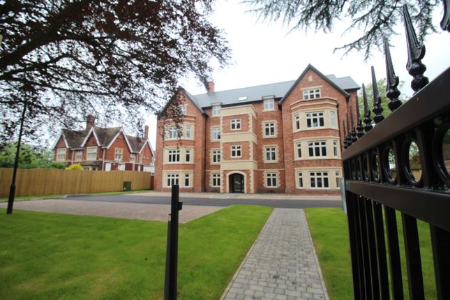 Thumbnail Flat to rent in Rodborough House, Warwick Road, Coventry