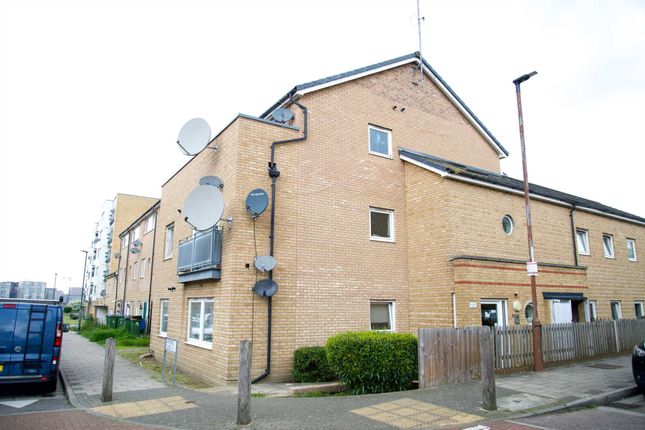 Flat for sale in Miles Drive, Thamesmead