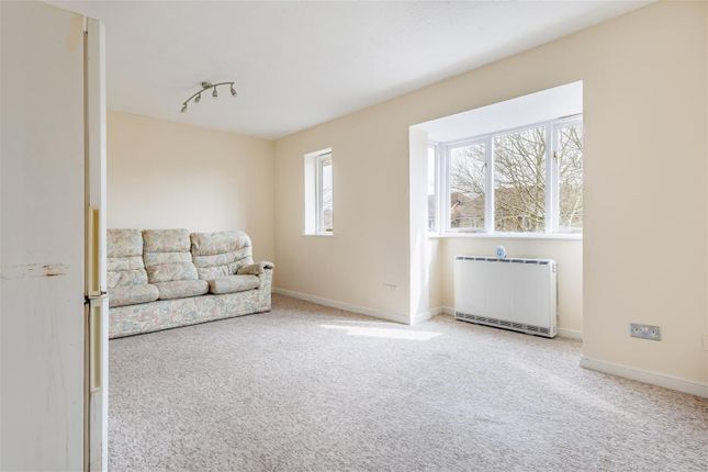 116, Woodland Grove, Epping photo 3