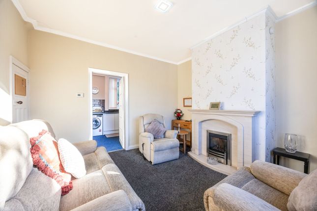 51 Booth Crescent, Rossendale photo 3