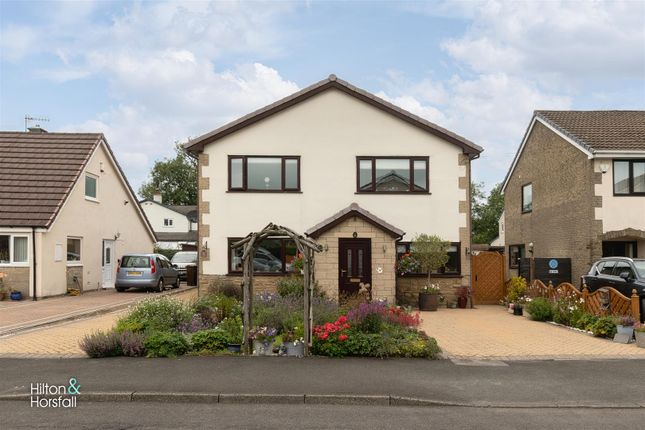 Thumbnail Detached house for sale in Meadow Way, Barnoldswick