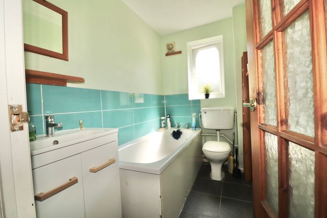 Flat 8, Purfleet-on-Thames photo 3