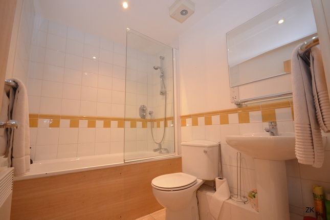 Flat for sale in St Davids Square, London