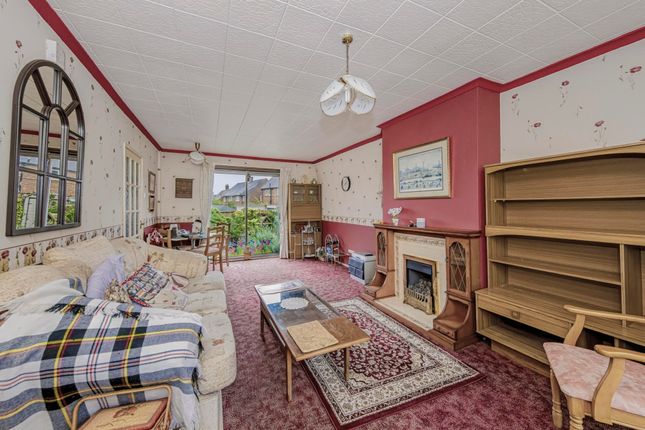 2 Cheviot Close, Newcastle photo 4