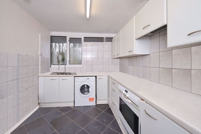 Thumbnail Flat for sale in Meadowlea, Madeley, Telford