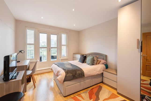 Flat for sale in Imperial Crescent, London