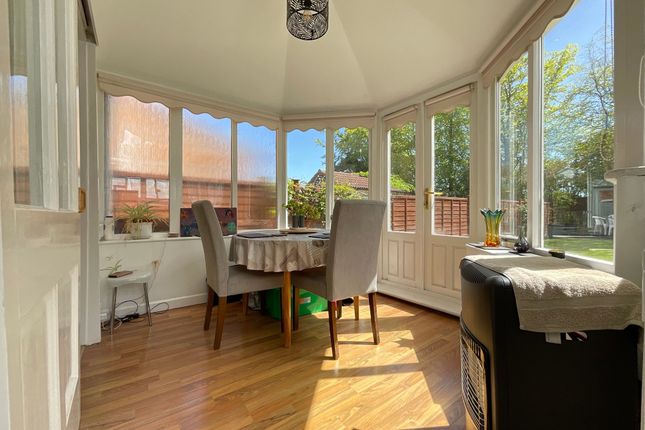 80 Newlands Park Crescent, Scarborough photo 4